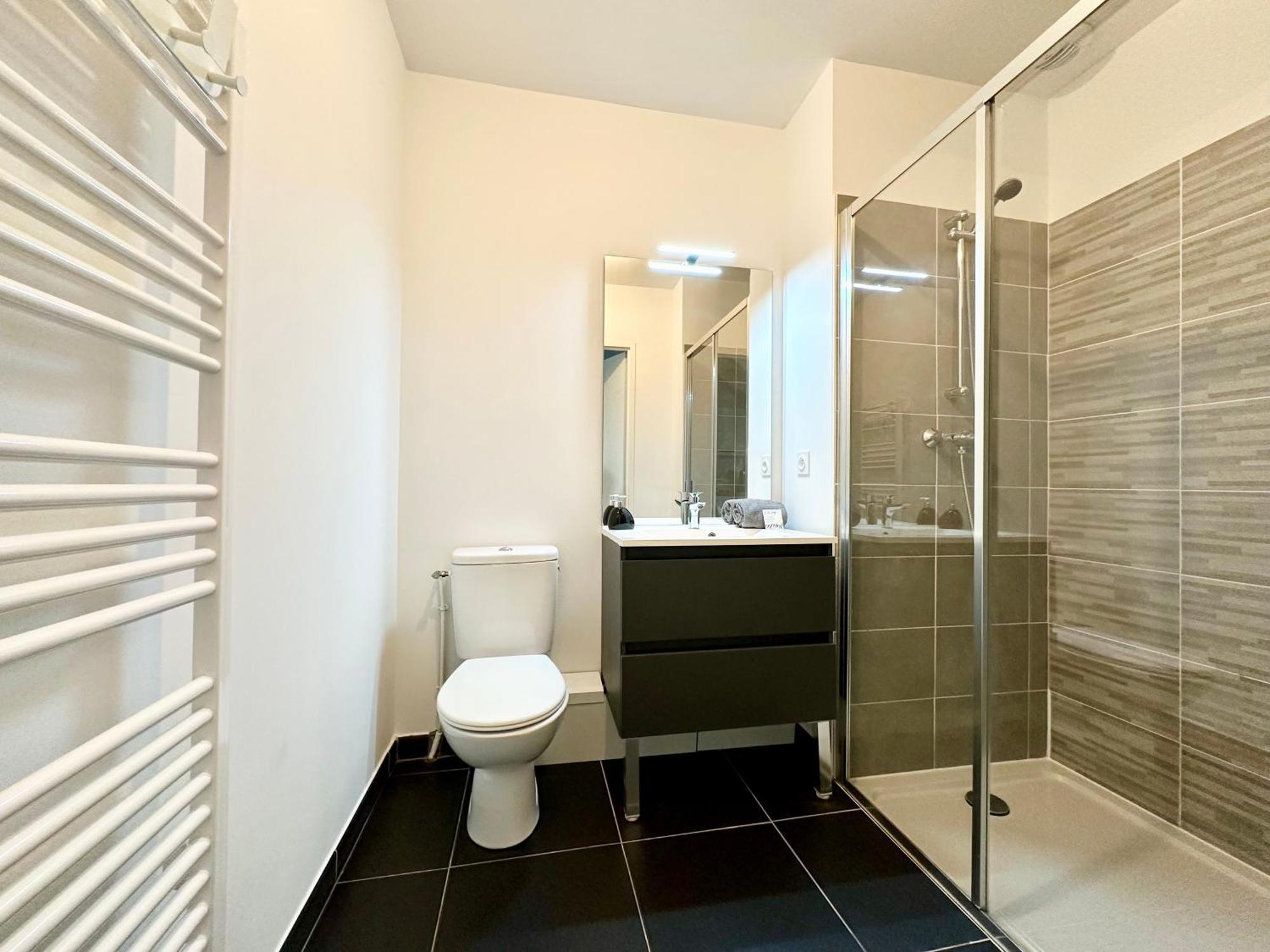 Apartment L'emeraude - Proche Hopital - Parking - Clim - Fibre - Terrasse