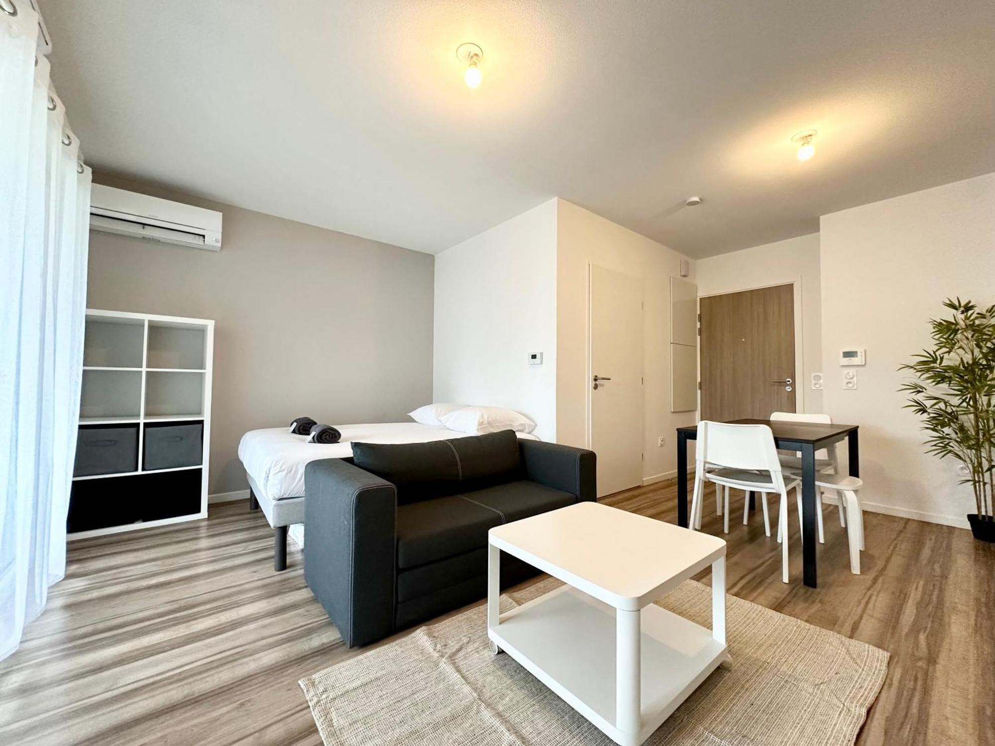Apartment L'emeraude - Proche Hopital - Parking - Clim - Fibre - Terrasse *